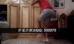 美女挤奶视频,美女挤奶瞬间，揭秘农场生活日常